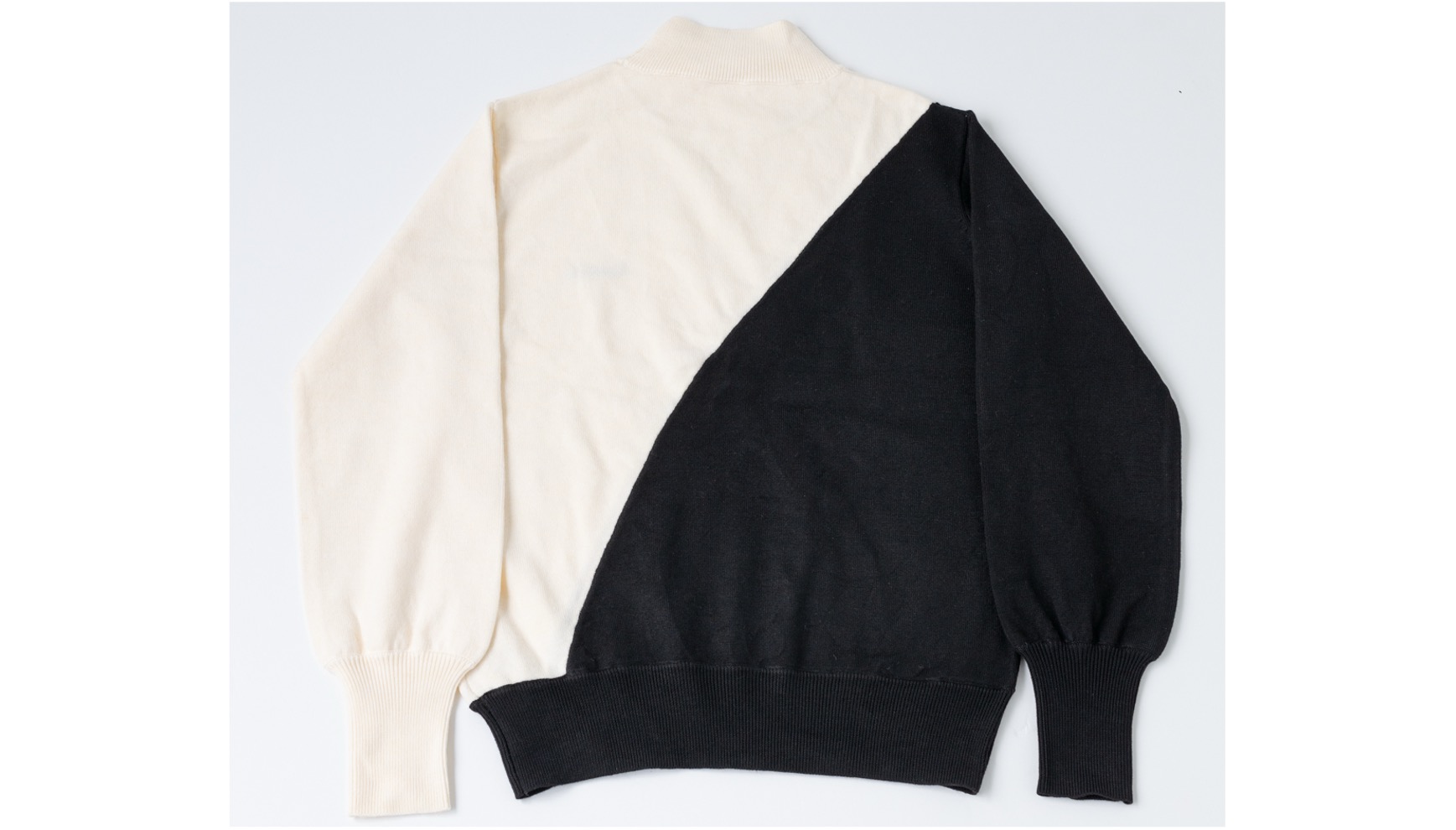 バイカラーニット